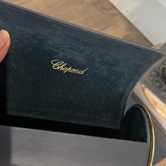 Chopard  Elegant sunglasses. Used in very Good condition. - Picture 8 of 8